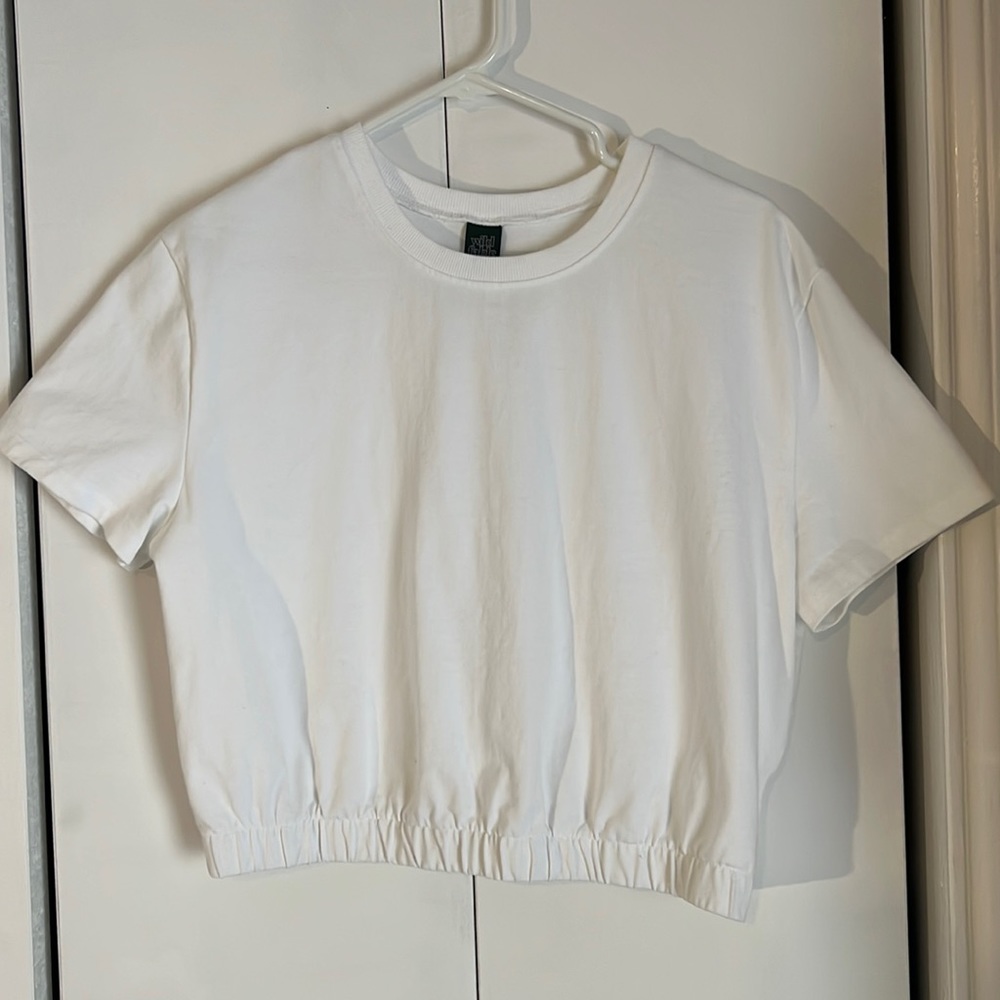 Wild Fable elastic bottom crop top, white size large